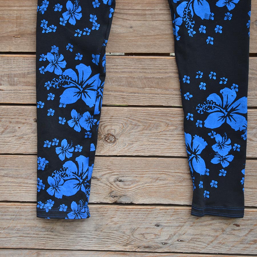 Leggings close up Black/blue leggings