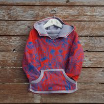 Kid's reversible hoody in light grey/red - front